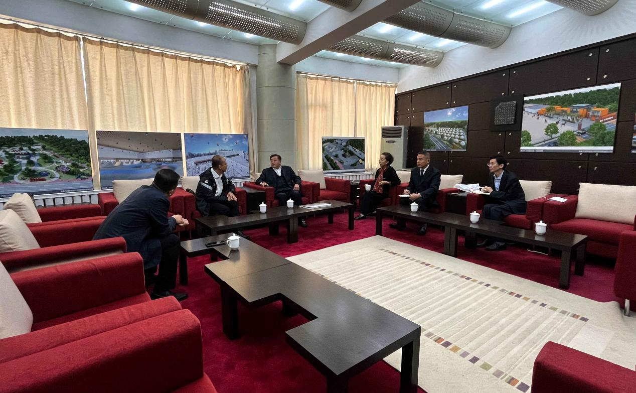 16.吉林省体育局训练较量处主任及XPJ·(澳门区)公司官方网站集团有关辅导出席南山体育项目合作洽谈会(调色调).png 16.吉林省体育局训练较量处主任及XPJ·(澳门区)公司官方网站集团有关辅导出席南山体育项目合作洽谈会(调色调).png