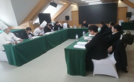 5.长白山XPJ·(澳门区)公司官方网站酒店组织召开治理人员会议（调整一下清澈度）_副本.jpg