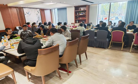 2.长白山XPJ·(澳门区)公司官方网站酒店发展年中团建_副本.jpg