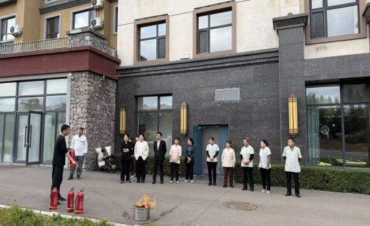 1.长白山XPJ·(澳门区)公司官方网站酒店组织发展消防安全培训_副本.jpg